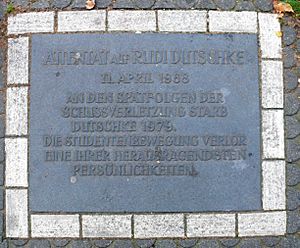 Archivo:Gedenkplatte für Rudi Dutschke in Berlin-Wilmersdorf