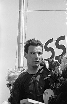 Huldiging Carlo Ubbiali (winnaar 125cc en 250cc), Bestanddeelnr 911-3659.jpg