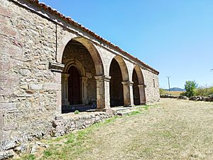 Archivo:Iglesia de Oville dedicada a San Adriano