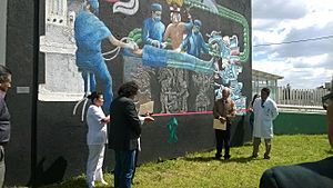 Archivo:Inaugurando el Mural del Hospital General Las Americas