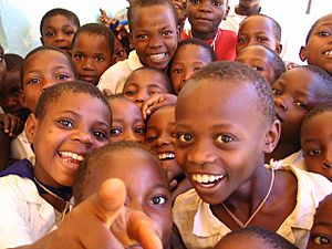 Archivo:Kids tanzania