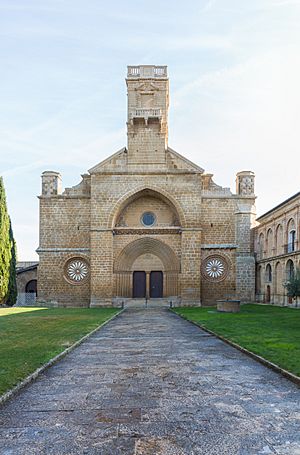 Archivo:Monasterio de la Oliva, Carcastillo, Navarra, España, 2015-01-06, DD 01