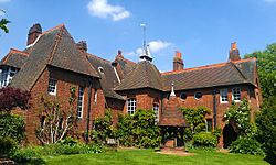Archivo:Philip Webb's Red House in Upton