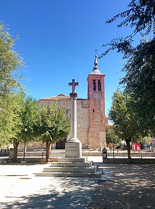 Plaza de la Cruz, Las Ventas con Peña Aguilera.jpg