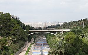 Archivo:Puente del Palacio de Altamira