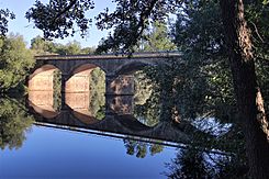 Archivo:Puente entre Sitrama y Santibáñez de Tera
