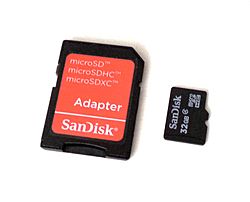 Archivo:SanDisk Memory Card with Adapter