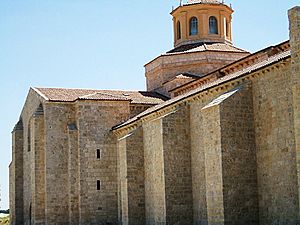 Archivo:San Bernardo de Duero - Monasterio de Santa Maria de Valbuena 1