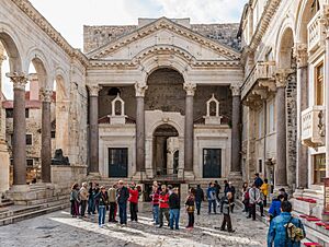 Archivo:Split D81 3080 (37903089794)