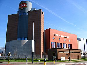 Archivo:Stella Artois brewery Leuven