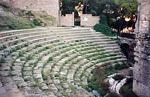 Archivo:Teatro romano