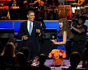 Archivo:Thalia and Barack Obama cropped