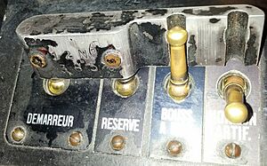 Archivo:Toggle switch logic