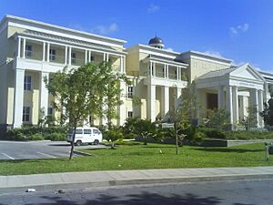 Archivo:Barbados Supreme Court, Bridgetown-15