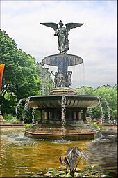 Archivo:Bethesda Fountain in 2007