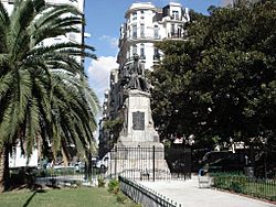 Archivo:Buenos Aires - Monumento a Mariano Moreno