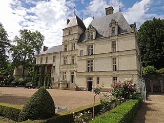 Château de Poncé-sur-le-Loir 03.jpg