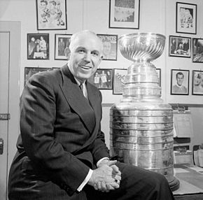 Archivo:Clarence Campbell Stanley Cup 1957