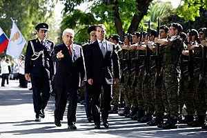 Archivo:Dmitry Medvedev in Cyprus 7 October 2010-2