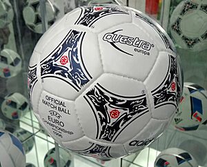 Archivo:Euro 1996 ball