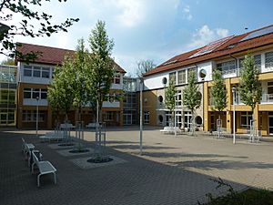 Archivo:Gymnasium-Markkleeberg
