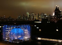 Archivo:Hayden planetarium at night