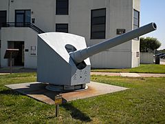 Hontoria 140mm Naval Gun 01