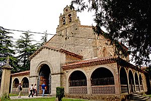 Iglesia de San Juan Bautista en Sotiello.jpg