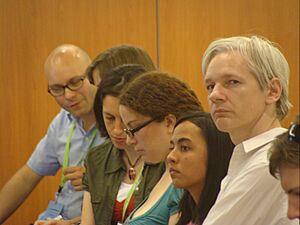 Archivo:Julian Assange in 2008