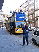 Archivo:Les supporters marseillais à Porto