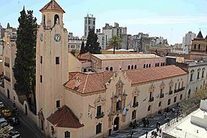 Archivo:Monserrat School