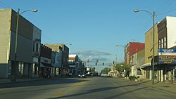 North Avenue in downtown Flora.jpg