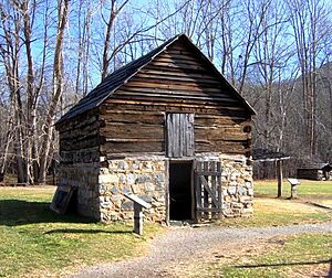 Archivo:Oconaluftee-applehouse-messer1