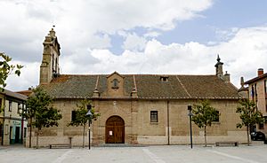 Archivo:Parroquia de Santiago Apóstol frontal