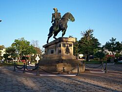 Plaza San Martín (Santo Tomé).jpg