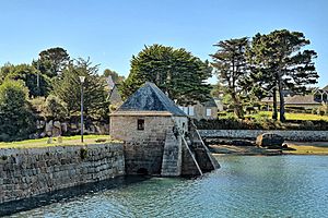 Archivo:Ploumanac'h, le moulin à marée
