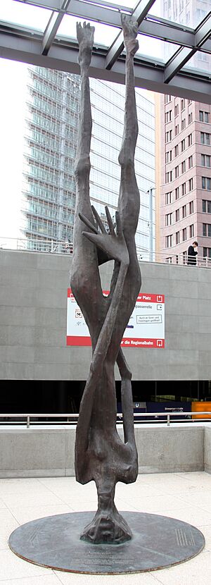 Archivo:Skulptur Potsdamer Platz (Tierg) Giordano Bruno Alexander Polzin