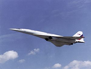 Archivo:Tu-144LL in flight