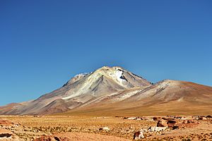 Archivo:Volcán Ollague