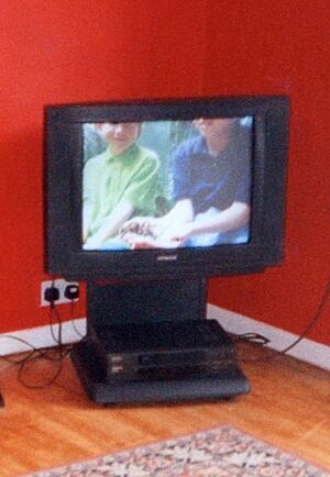 Archivo:1990s Television Set