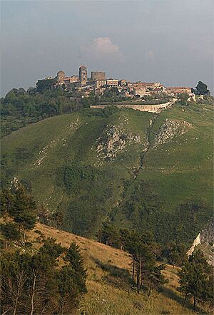 Archivo:1 Casertavecchia 9