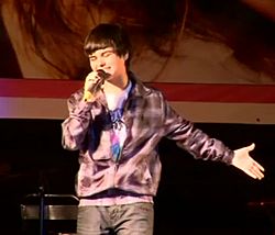 Archivo:Abraham Mateo performing at a Benefit Concert