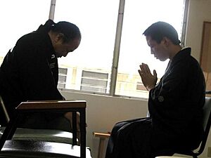 Archivo:Administering the Sazuke