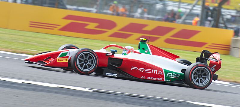 Andrea Kimi Antonelli (53838877535) (cropped)