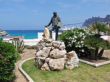 Cala Sant Vicenç Denkmal 01.jpg