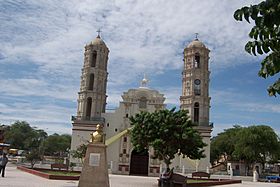 Archivo:Catedral de Sechura