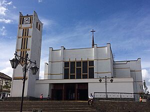 Archivo:Catedral de Sonsón (fachada)