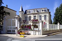 Cuxac-d'Aude, Hôtel de ville.jpg
