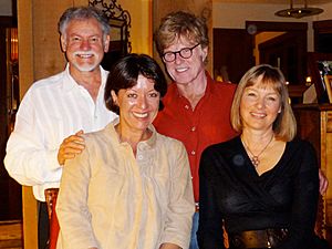 Archivo:Dr. Warren Farrell and his wife with Robert Redford and wife at Farrell's home in California
