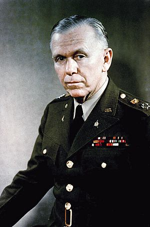 Archivo:General George C. Marshall, official military photo, 1946